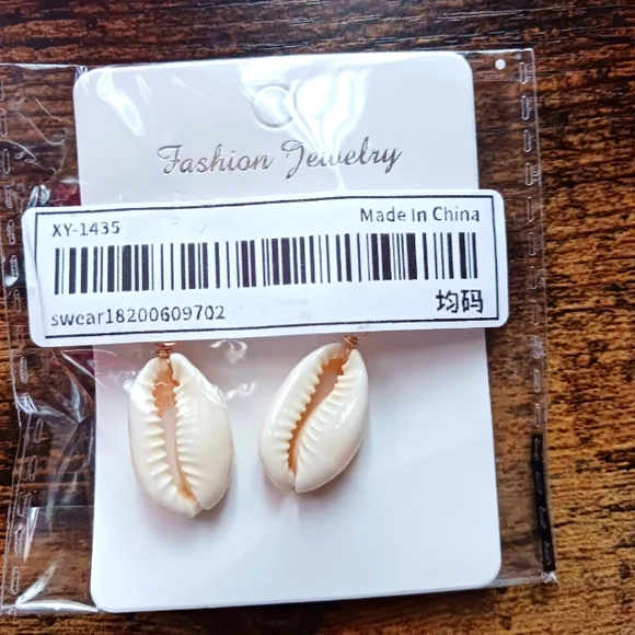 3 for $10 Fashion earrings - Picture 1 of 7